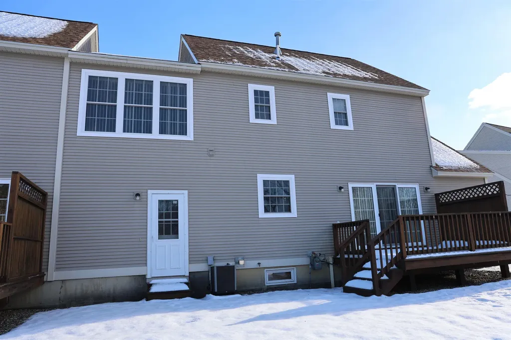 43 Abbey Road Brentwood NH 03833