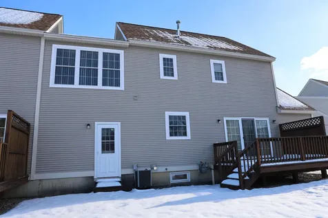 43 Abbey Road Brentwood NH 03833