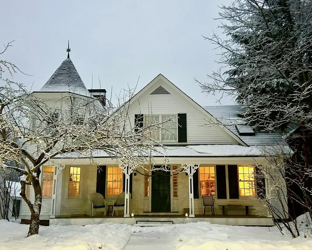 39 West Street Newfane VT 05345