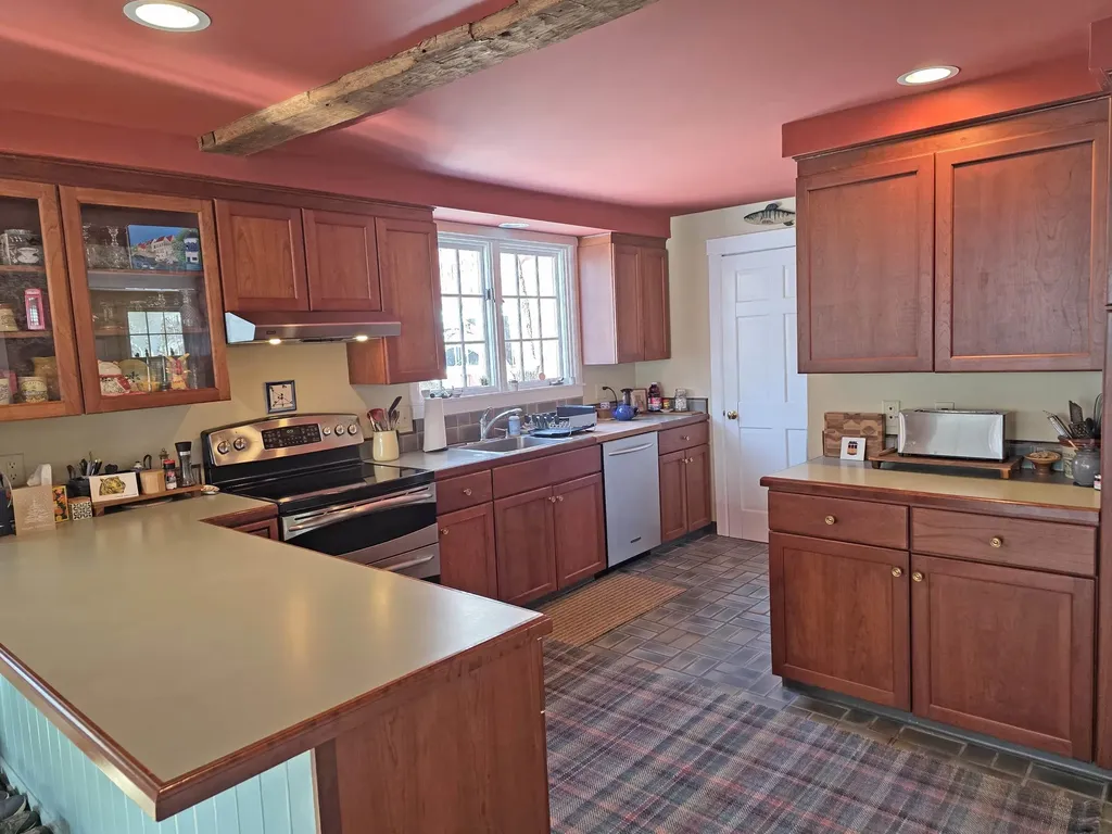 39 West Street Newfane VT 05345
