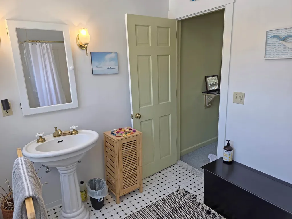 39 West Street Newfane VT 05345