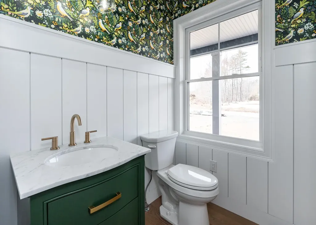 37 Colby Farm Road Chester NH 03036