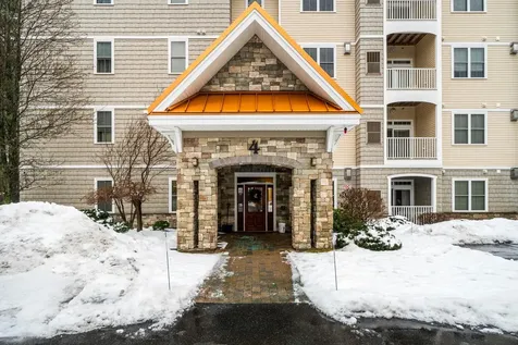 4 Henry David Drive Nashua NH 03062