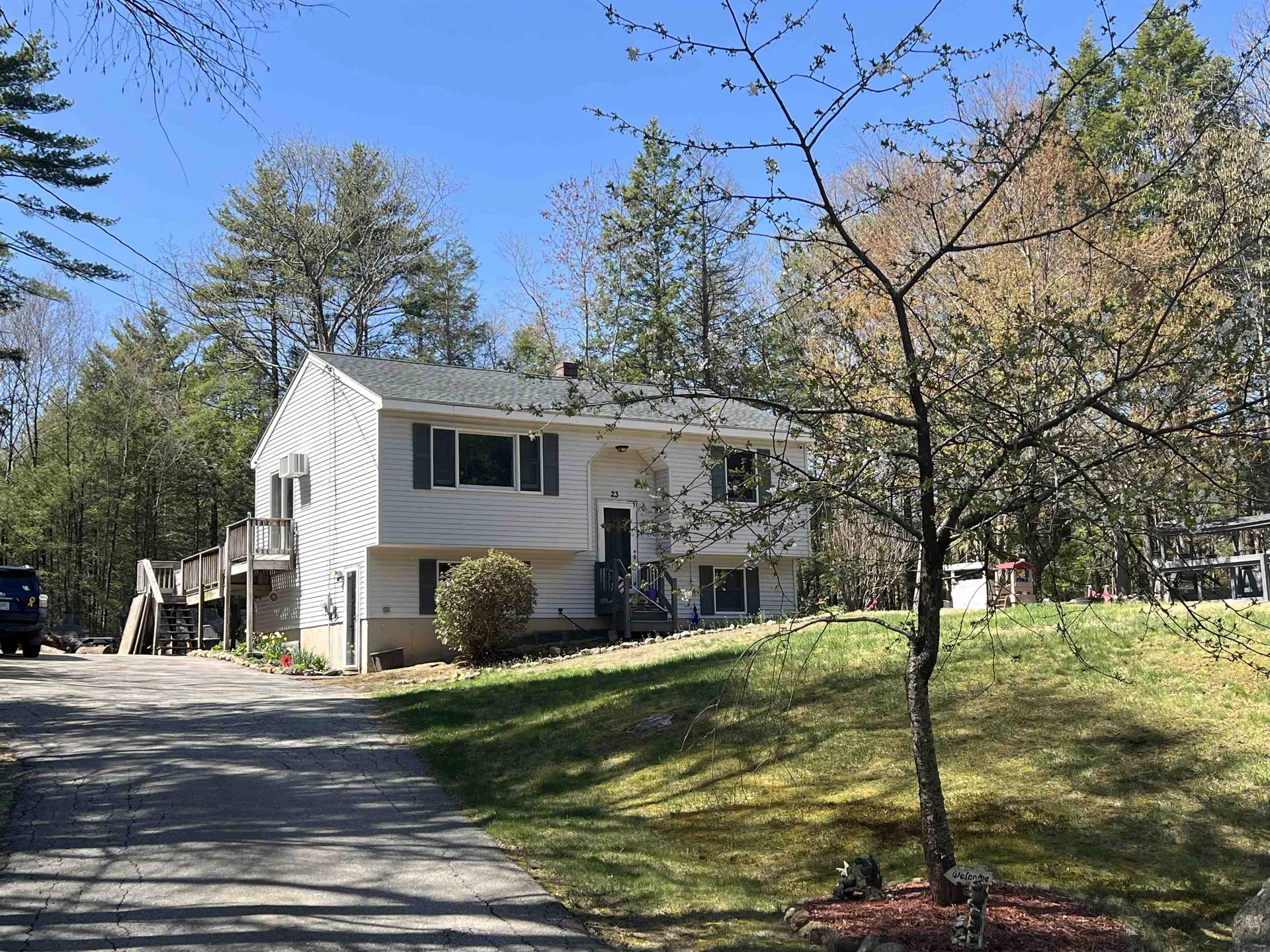 23 Wymans Landing Danville NH 03819