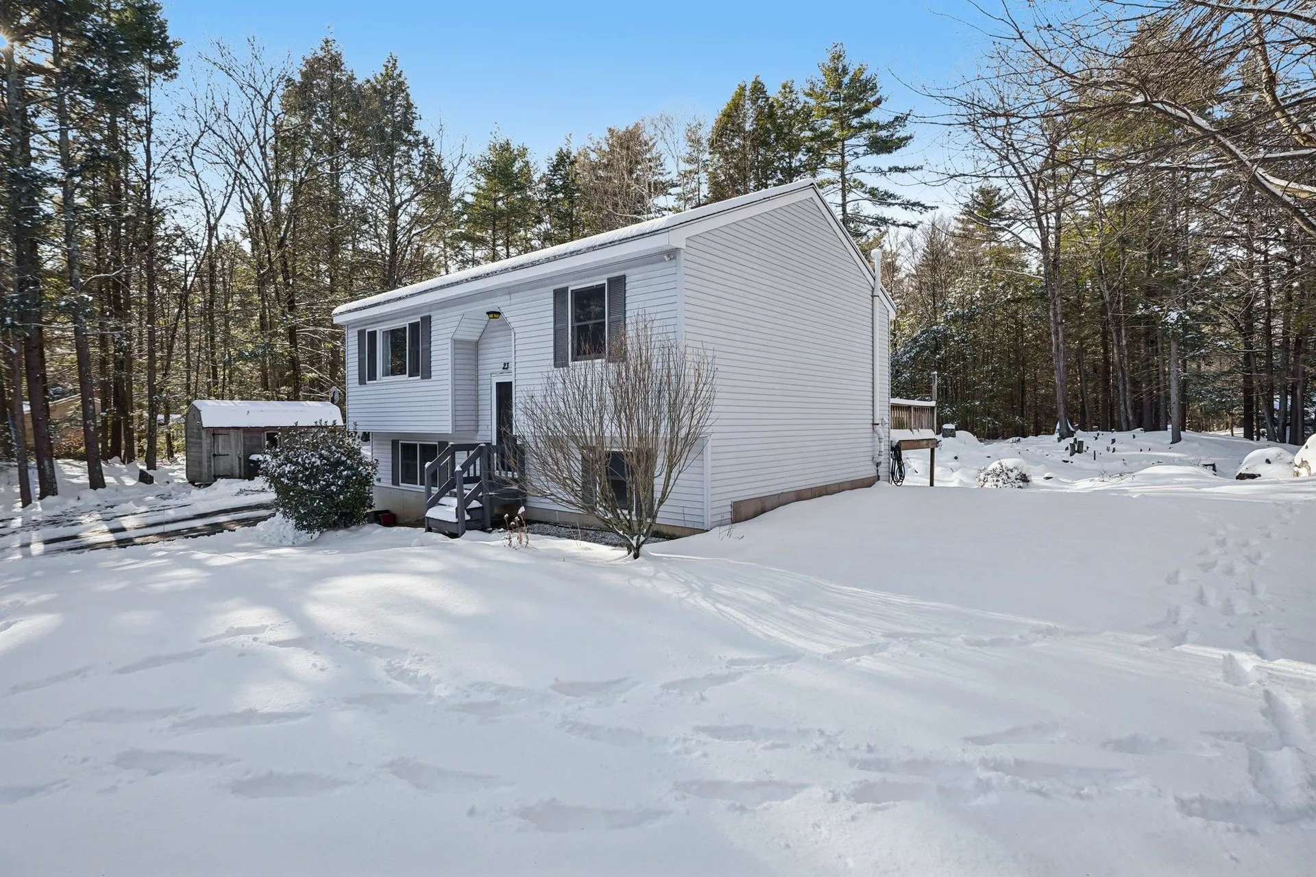 23 Wymans Landing Danville NH 03819