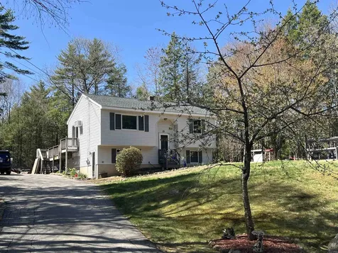 23 Wymans Landing Danville NH 03819