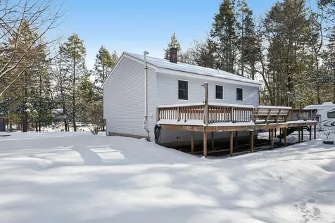 23 Wymans Landing Danville NH 03819