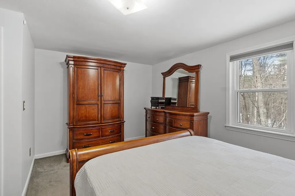 8 Blueberry Road Derry NH 03038