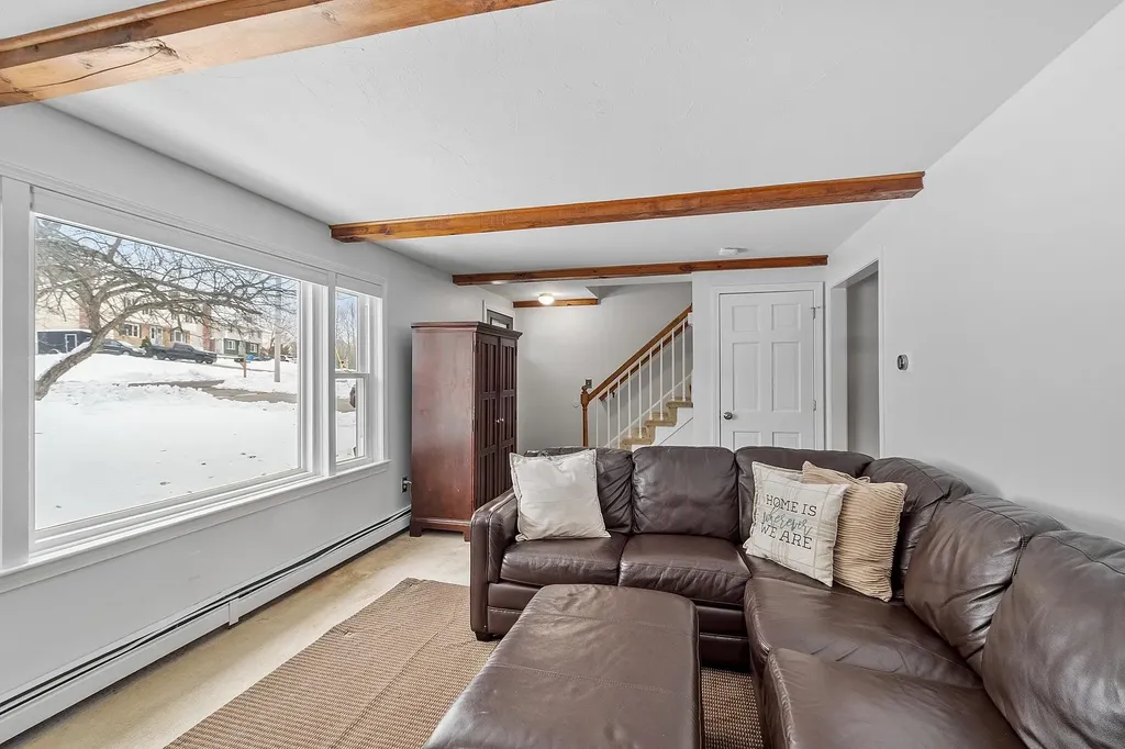 8 Blueberry Road Derry NH 03038