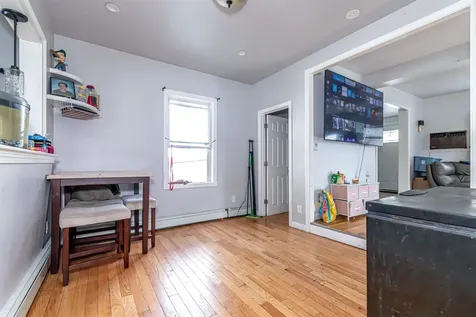 10 North Main Street Derry NH 03038