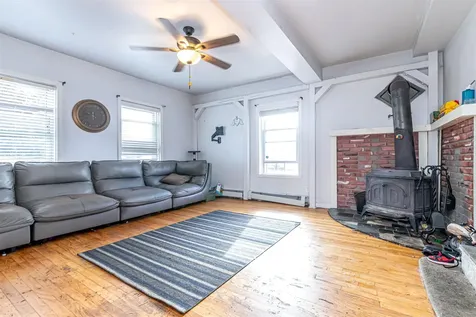 10 North Main Street Derry NH 03038