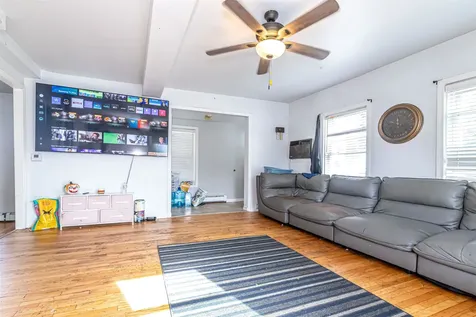 10 North Main Street Derry NH 03038