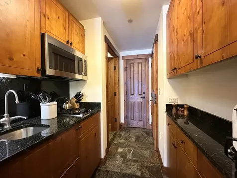 7412 Mountain Road Stowe VT 05672