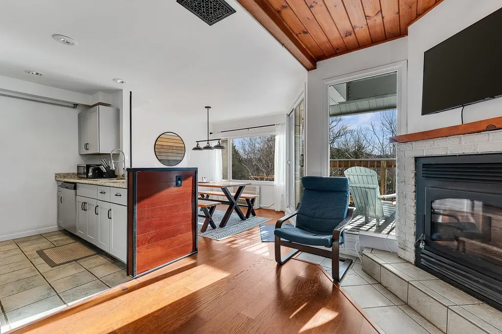 42 Lower Phase Road Warren VT 05672