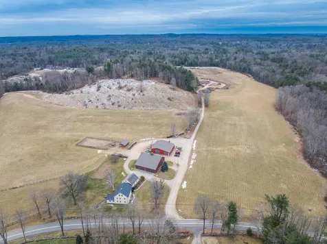 13 North Road Kensington NH 03833