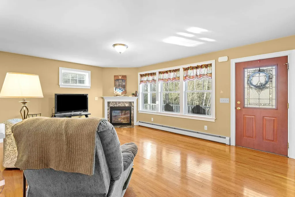 10 Pacific Drive Dover NH 03820