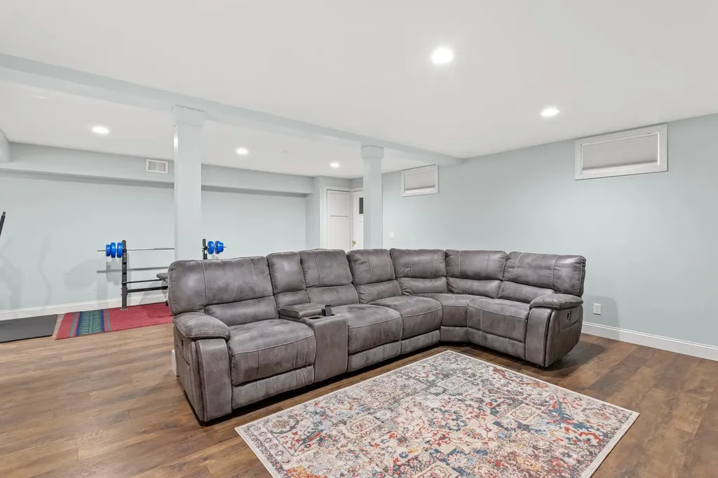 10 Pacific Drive Dover NH 03820