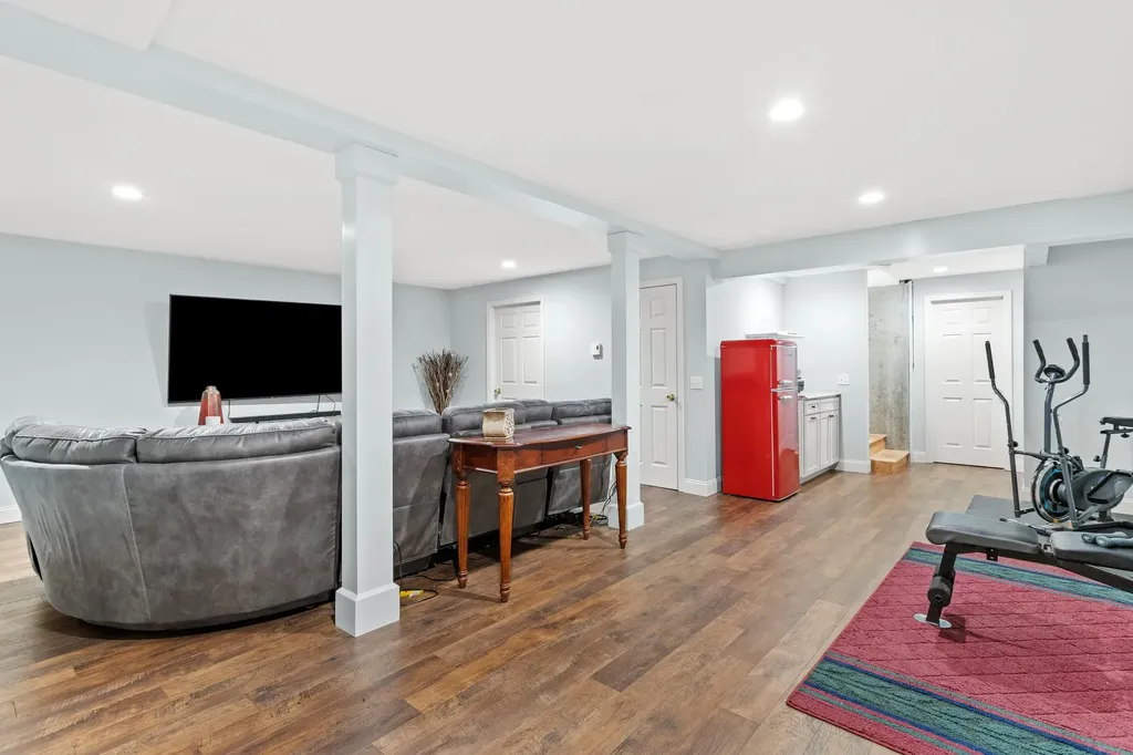 10 Pacific Drive Dover NH 03820