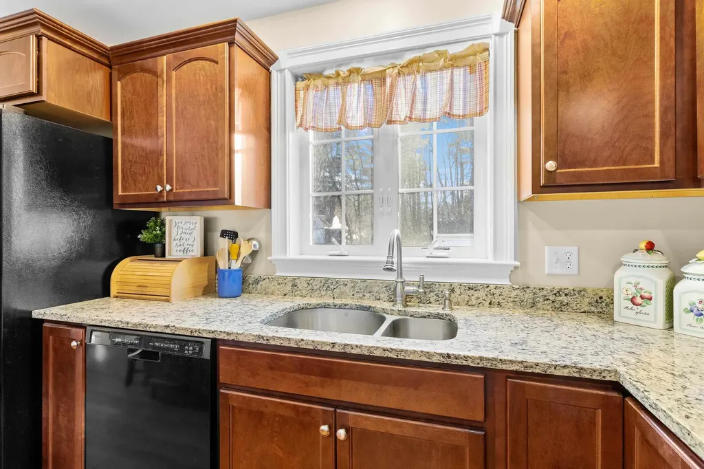 10 Pacific Drive Dover NH 03820