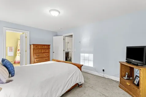 10 Pacific Drive Dover NH 03820