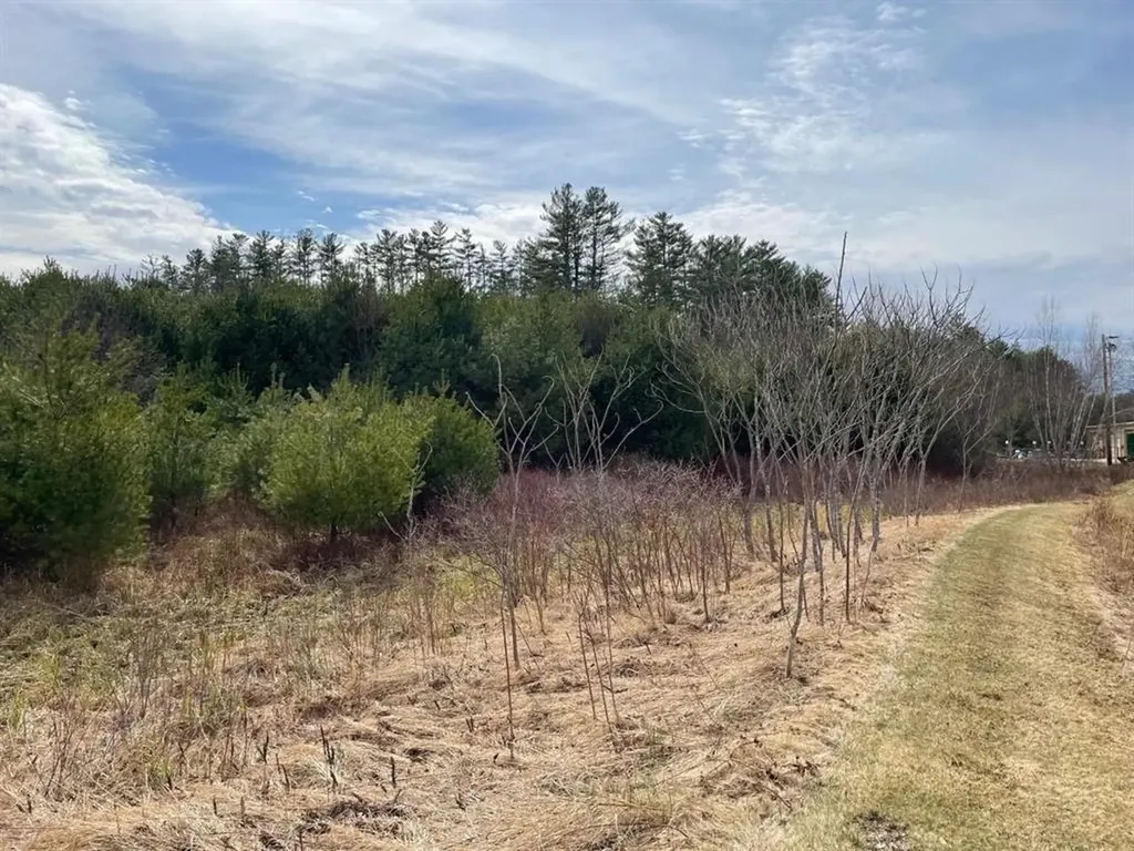 213-023-3 Yeaton Road Plymouth NH 03264