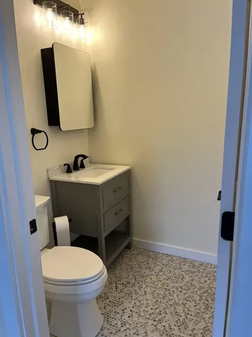 20 Gill Street Hampton NH 03842-4245