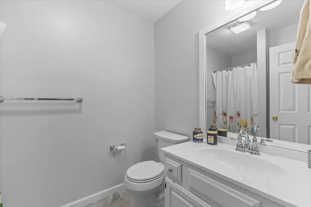 7 Cardinal Lane Essex VT 05452
