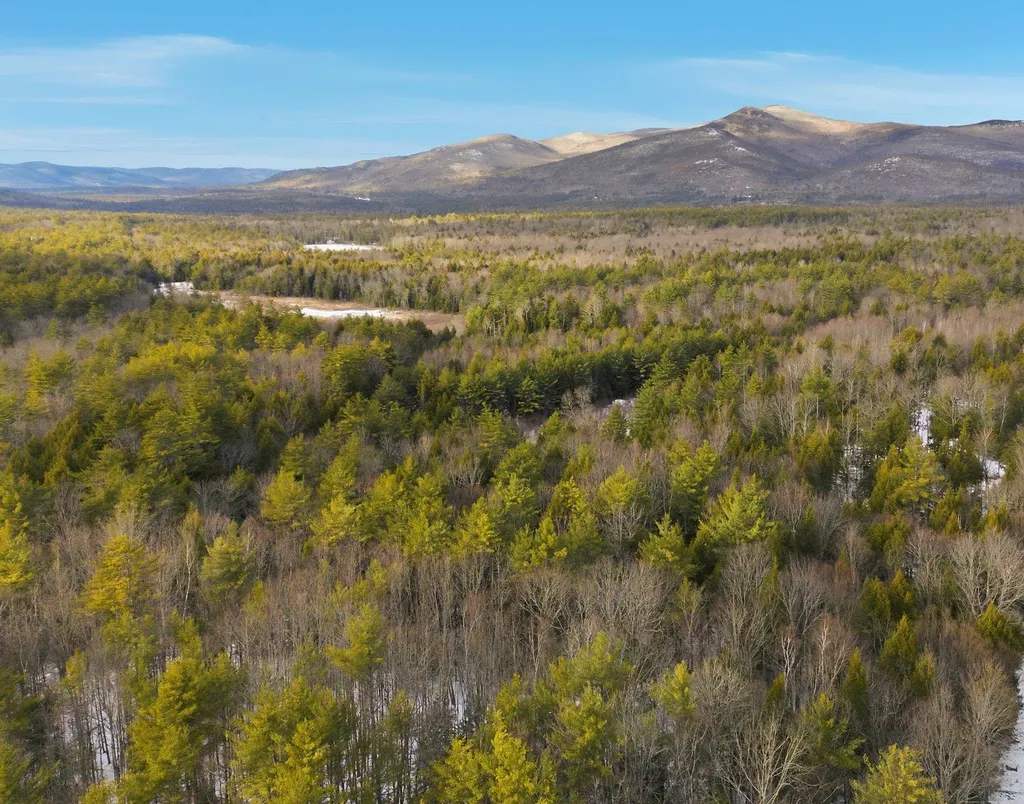 82 Ledge Hill Road Tuftonboro NH 03816