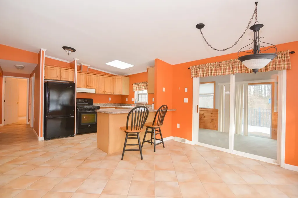 47 Campbell Street Salem NH 03079