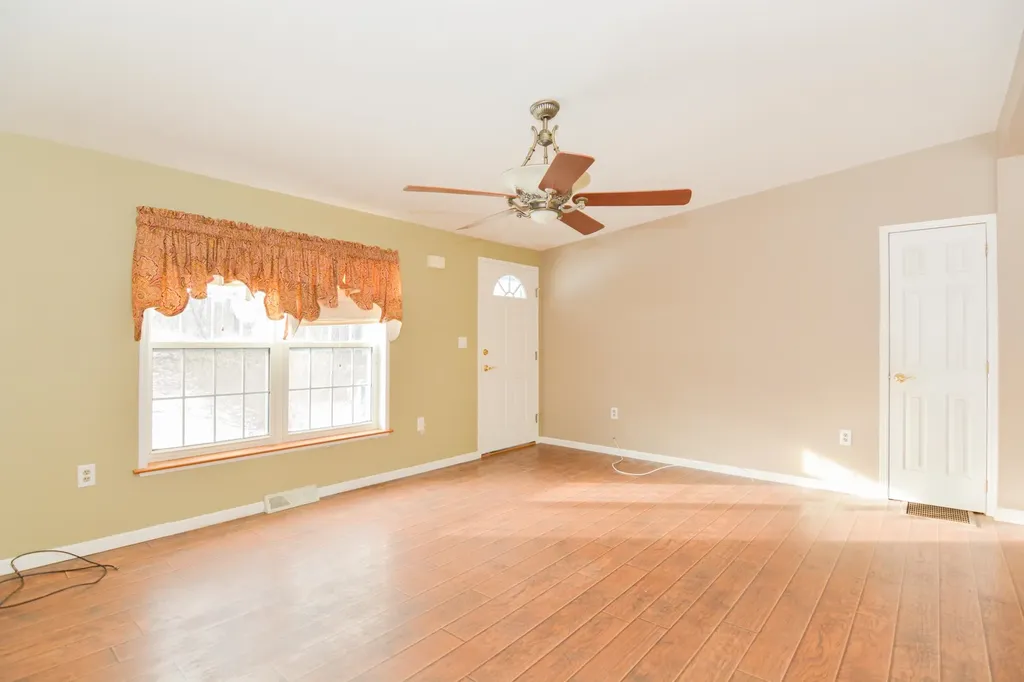 47 Campbell Street Salem NH 03079