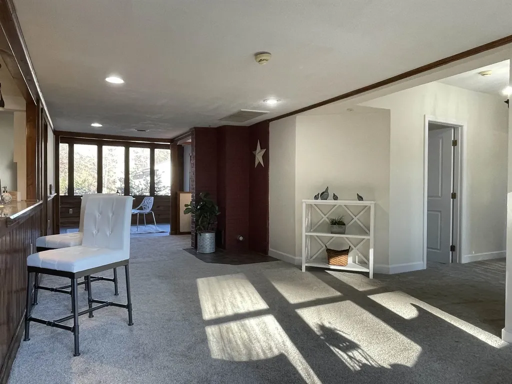 11 North Road Kingston NH 03848