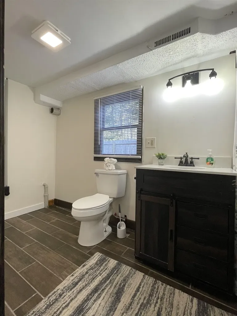 11 North Road Kingston NH 03848