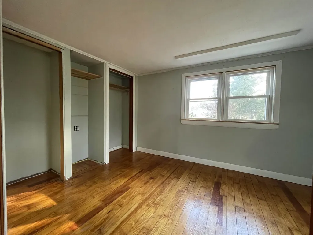 11 North Road Kingston NH 03848