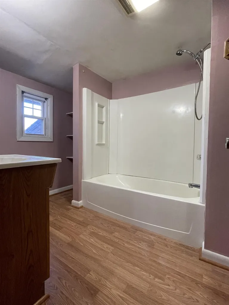 11 North Road Kingston NH 03848