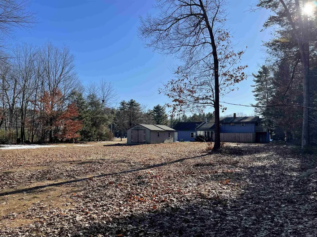 11 North Road Kingston NH 03848