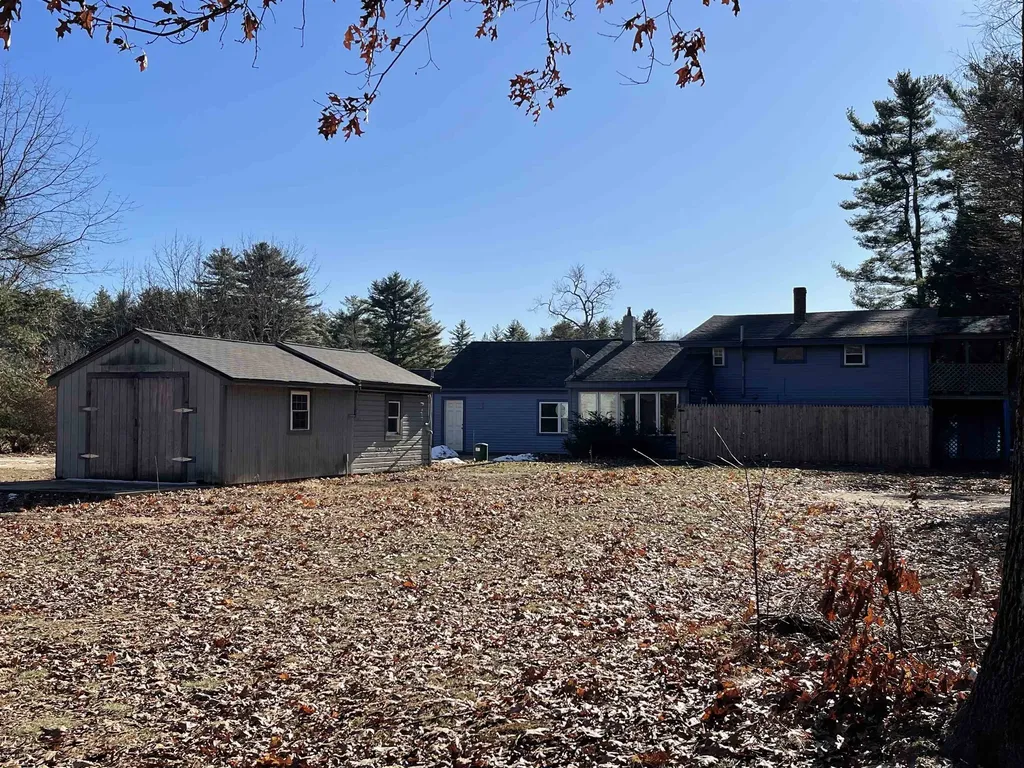 11 North Road Kingston NH 03848