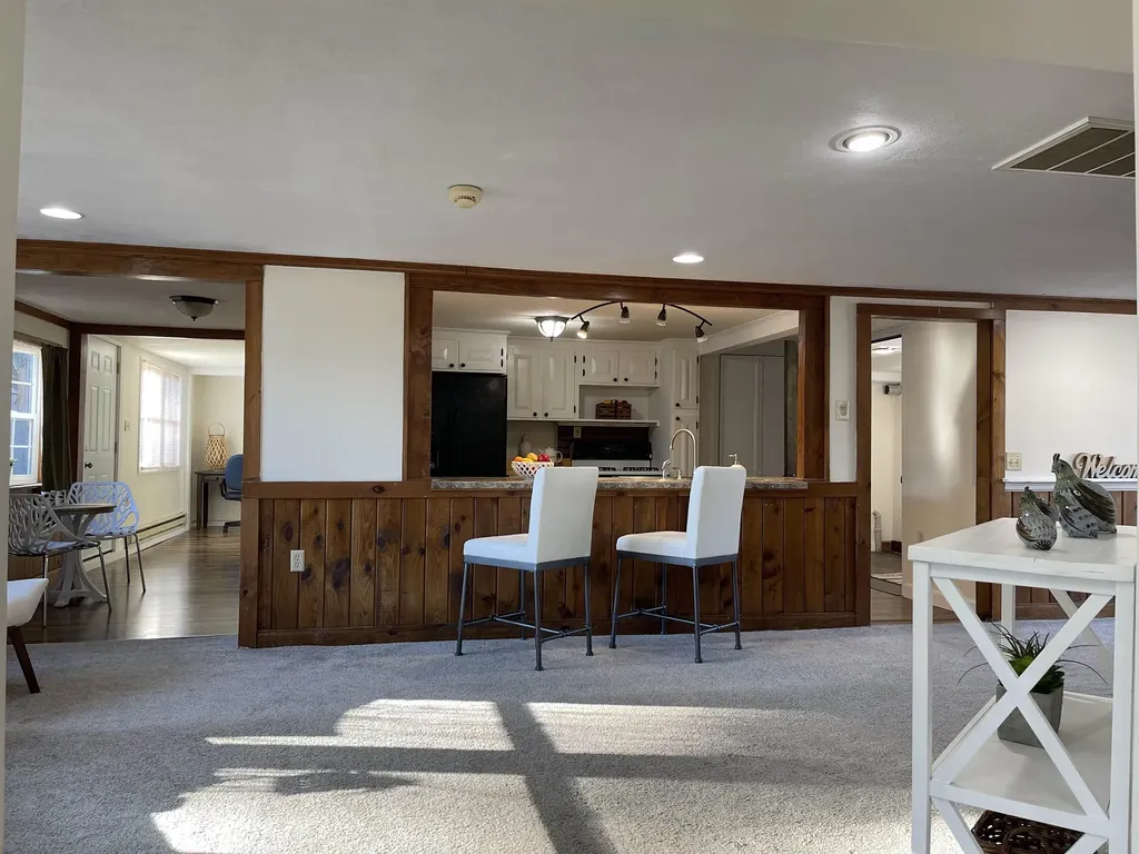 11 North Road Kingston NH 03848