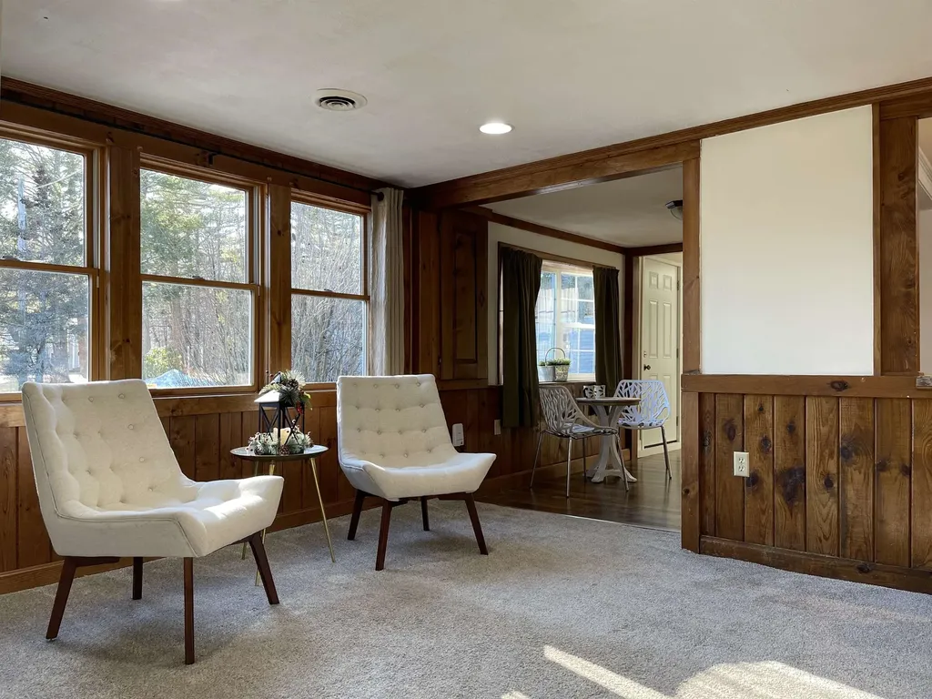 11 North Road Kingston NH 03848