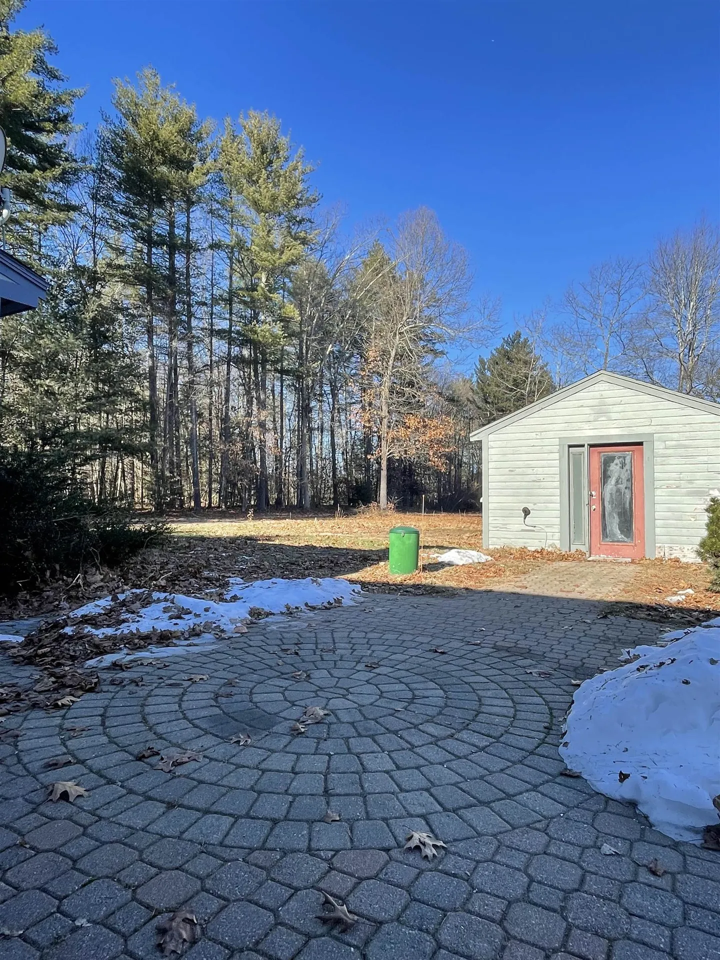 11 North Road Kingston NH 03848