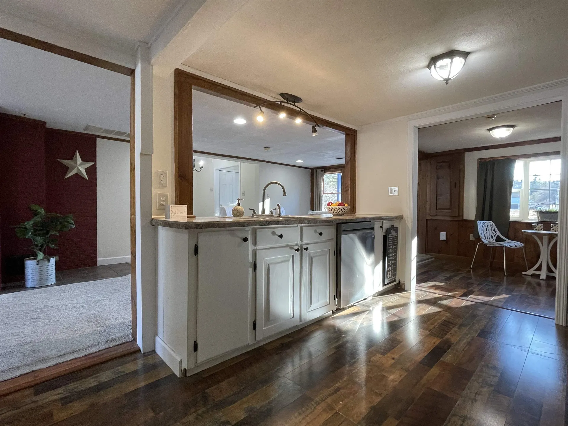 11 North Road Kingston NH 03848