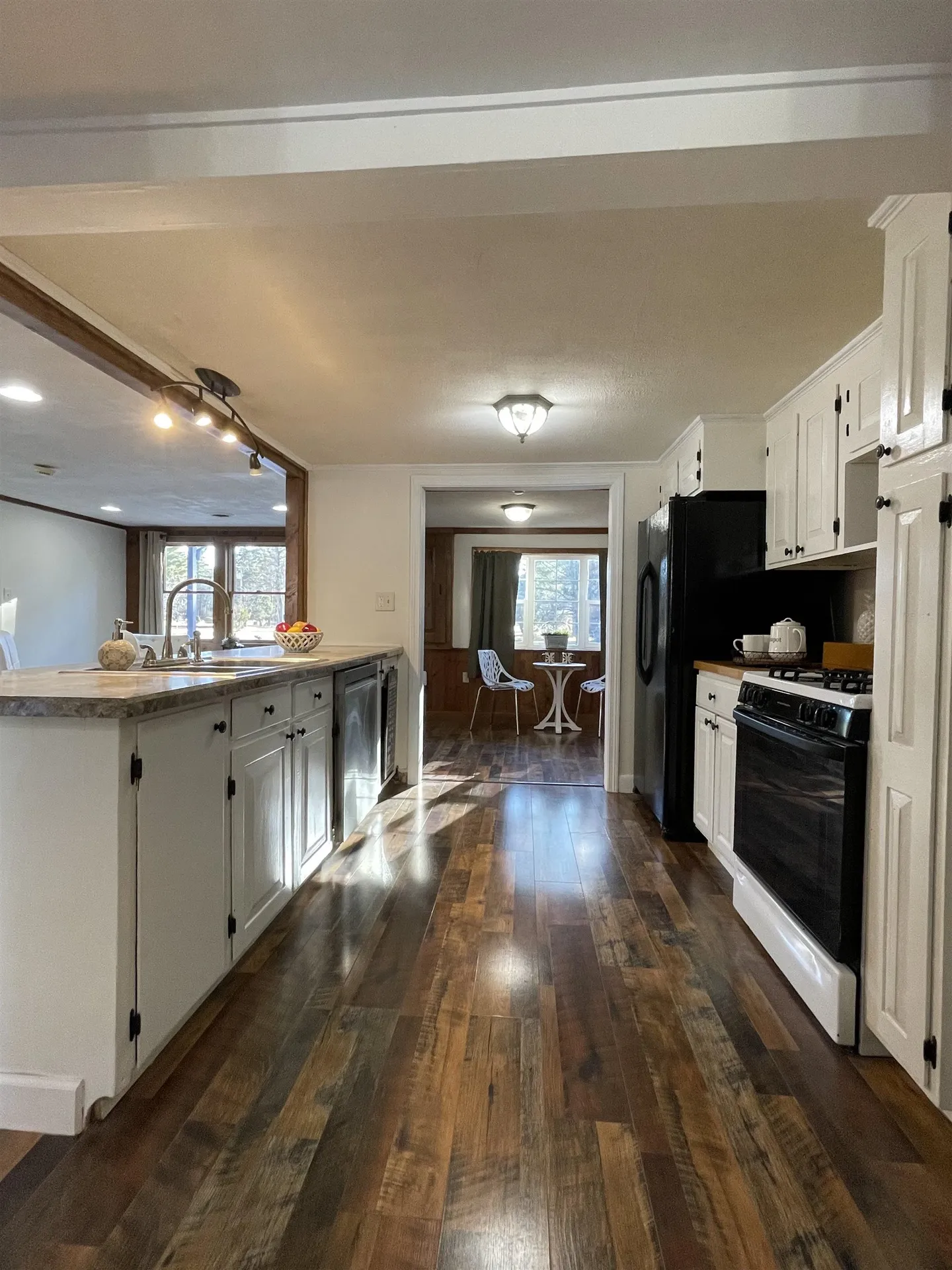 11 North Road Kingston NH 03848