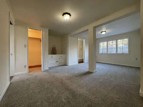 11 North Road Kingston NH 03848