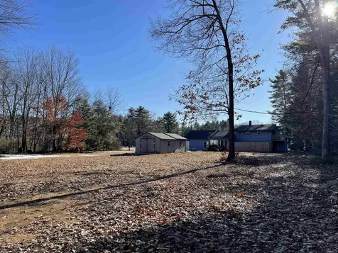 11 North Road Kingston NH 03848