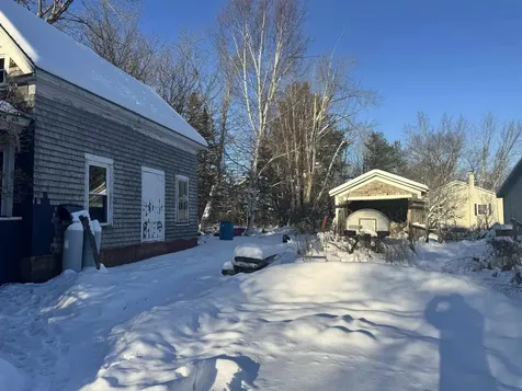 8 Kilkenny Street Lancaster NH 03584