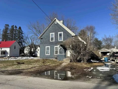 8 Kilkenny Street Lancaster NH 03584