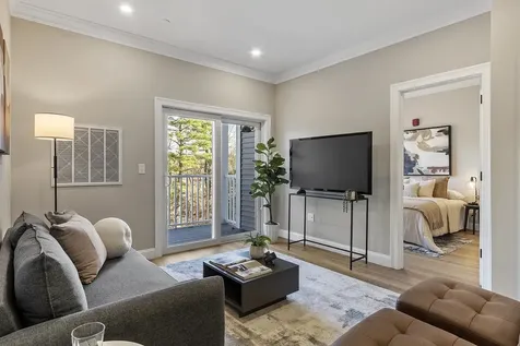 10100 S Willow Street Manchester NH 03103