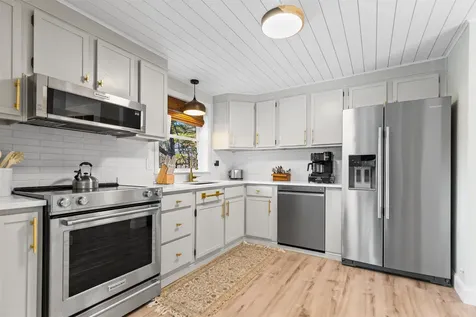 1031 Cherry Valley Road Gilford NH 03249