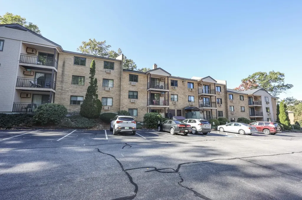 19 Country Club Drive Manchester NH 03102