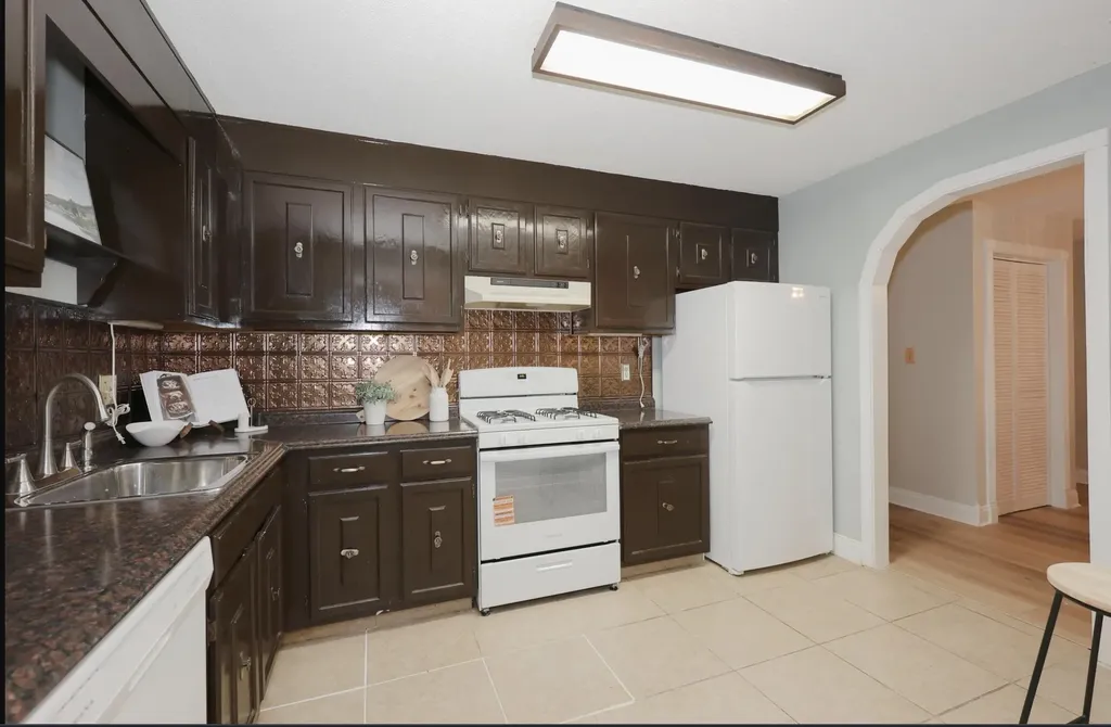 19 Country Club Drive Manchester NH 03102