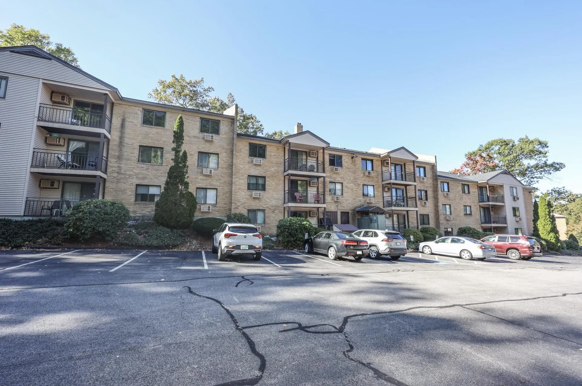 19 Country Club Drive Manchester NH 03102